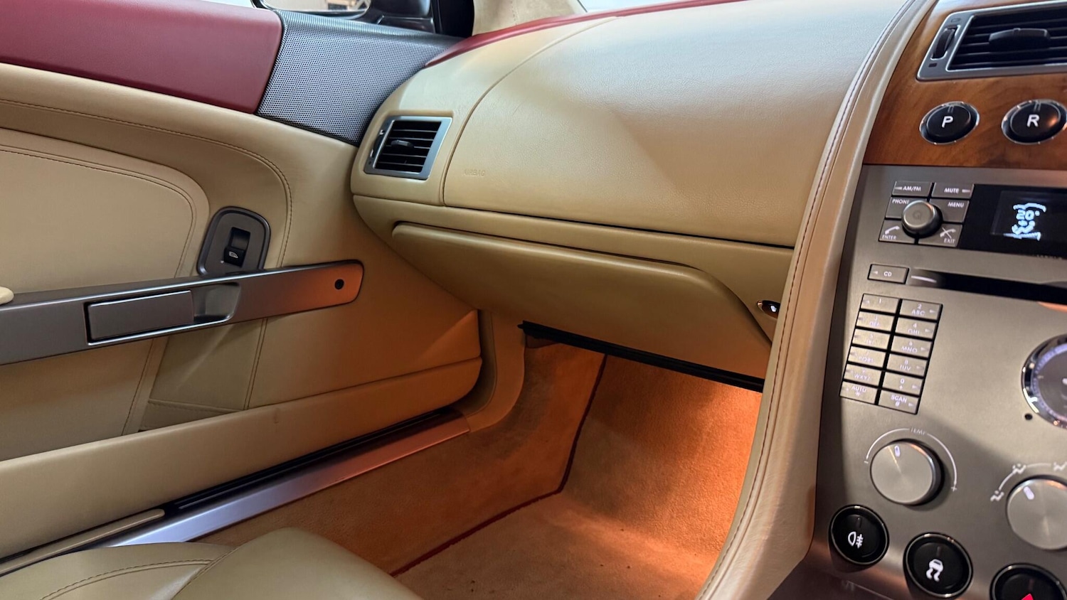 Used Aston Martin DB9 2007 for sale - 77737394: Photo 34