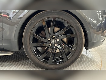 Used Land Rover Discovery 2018 for sale - 78783958: Photo