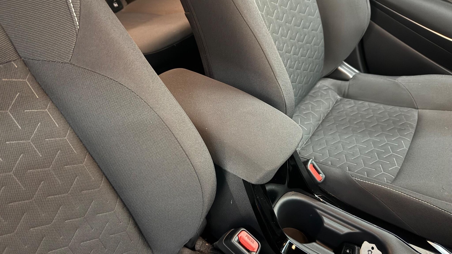 Used Toyota Corolla 2020 for sale - 76913655: Photo 37