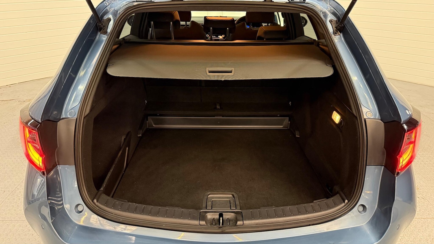 Used Toyota Corolla 2020 for sale - 76913655: Photo 44