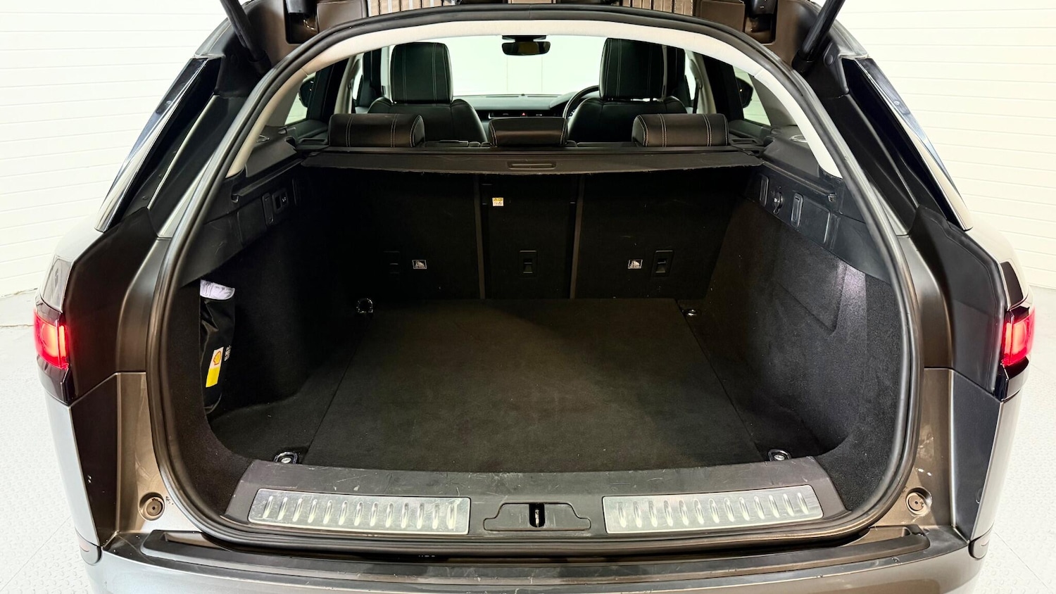 Used Land Rover Range Rover Velar 2019 for sale - 76561238: Photo 47