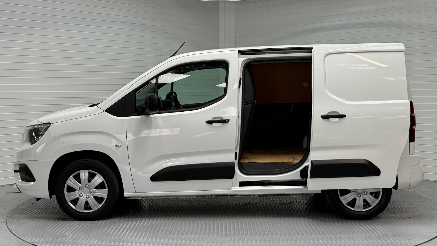 Used Vauxhall Combo 2022 for sale - 76992738: Photo 13