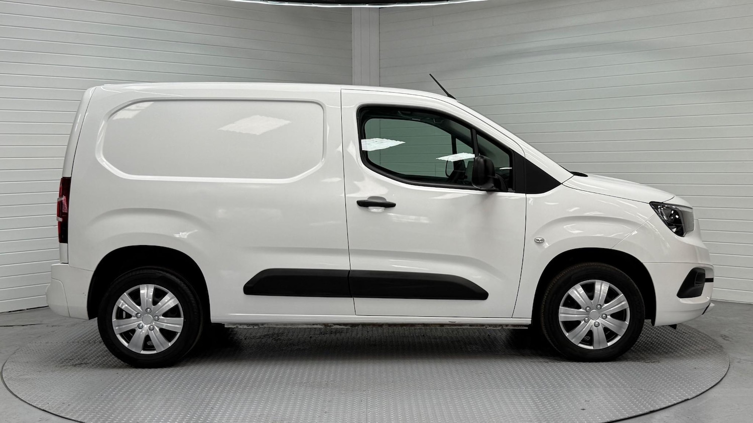 Used Vauxhall Combo 2022 for sale - 76992738: Photo 14