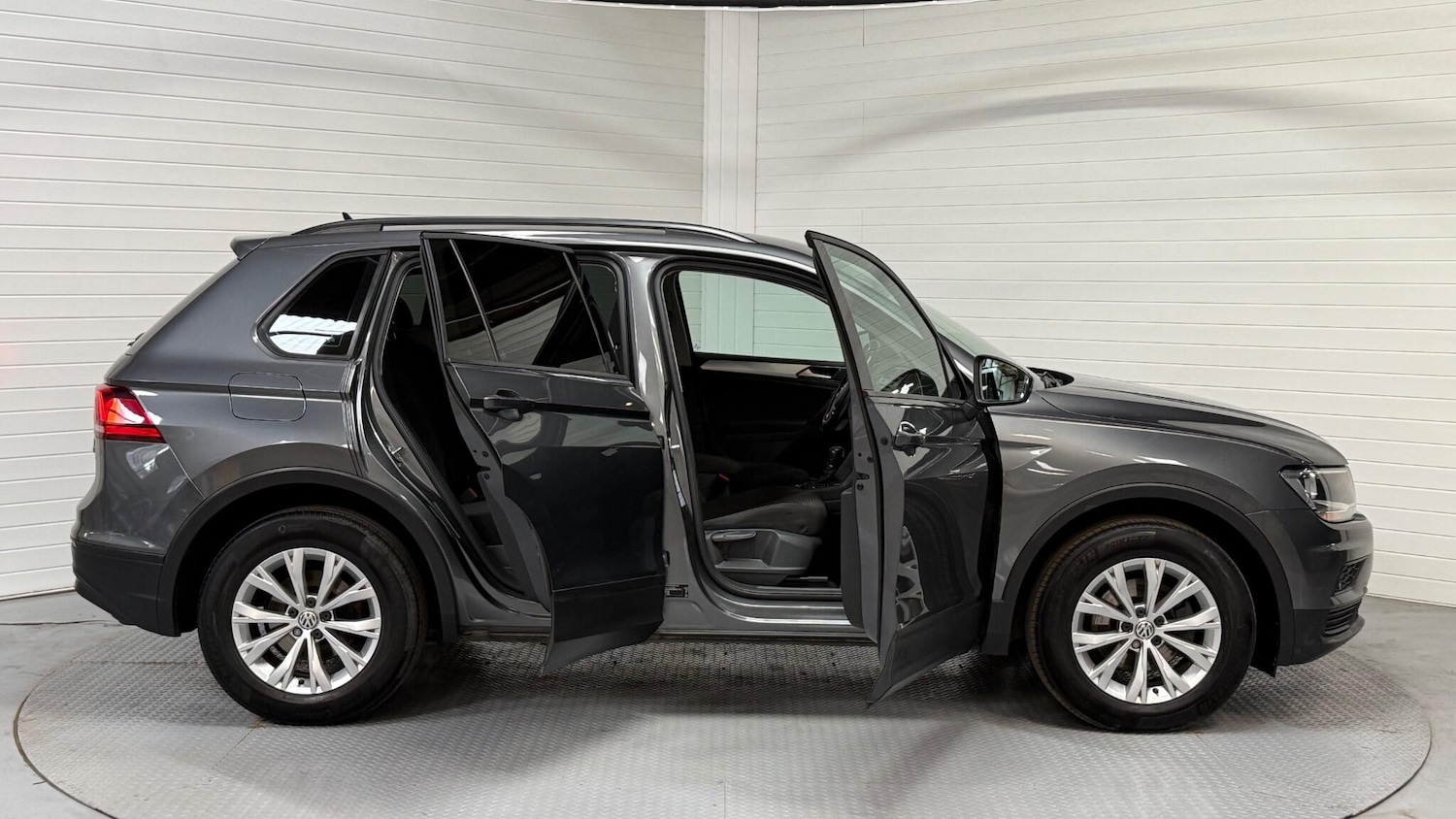 Used Volkswagen Tiguan for sale - 78100009: Photo 12