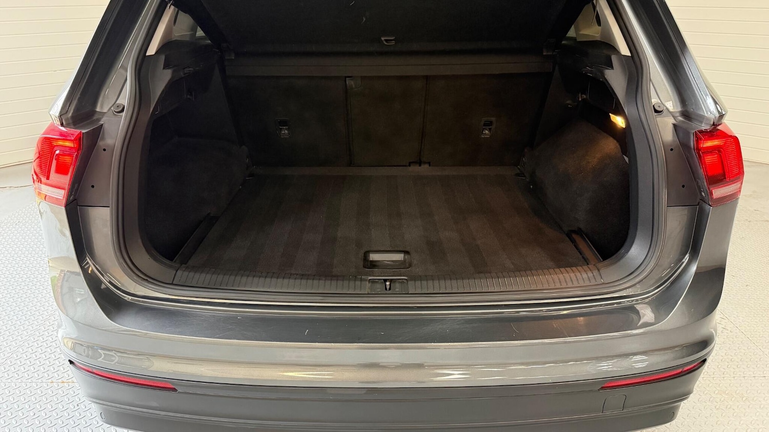 Used Volkswagen Tiguan for sale - 78100009: Photo 40