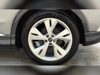 Used Audi Q4 e-tron 2023 for sale - 79212215: Photo