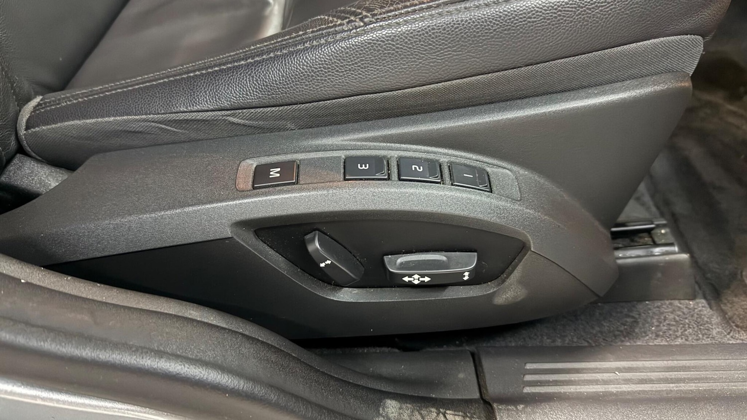 Used Volvo V50 2012 for sale - 77612246: Photo 28