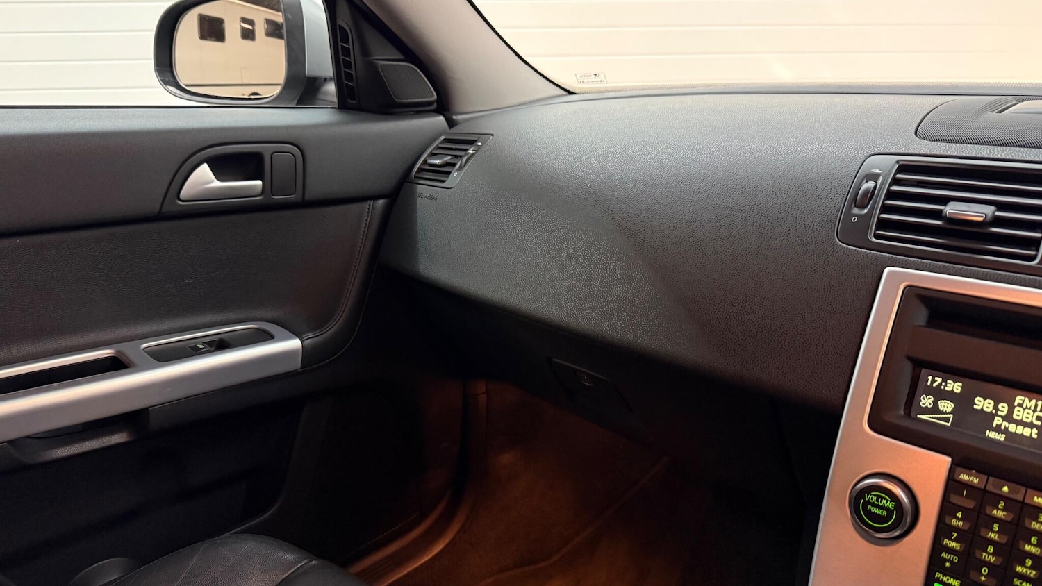 Used Volvo V50 2012 for sale - 77612246: Photo 38