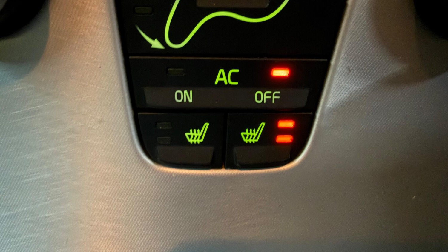 Used Volvo V50 2012 for sale - 77612246: Photo 41