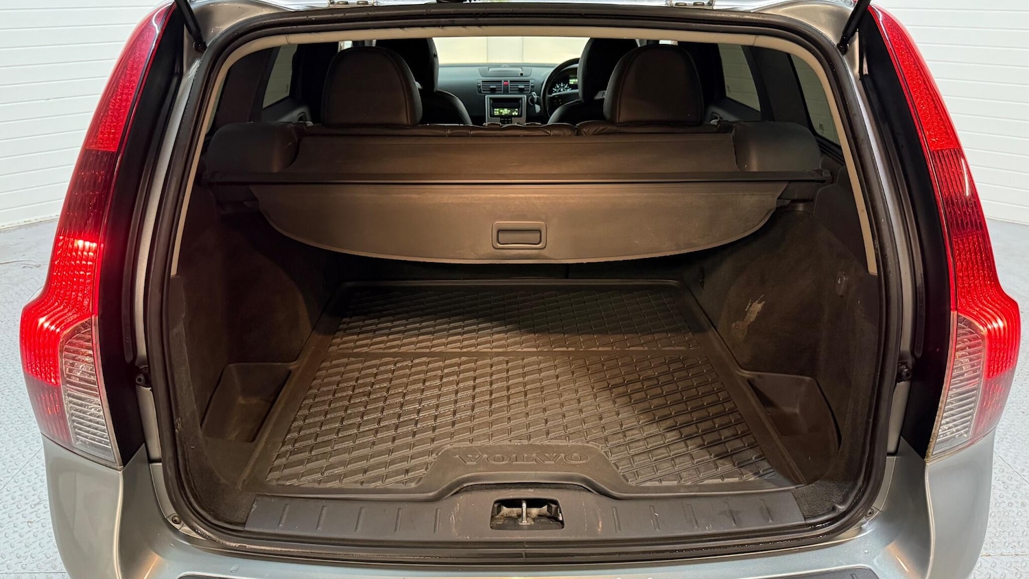 Used Volvo V50 2012 for sale - 77612246: Photo 46