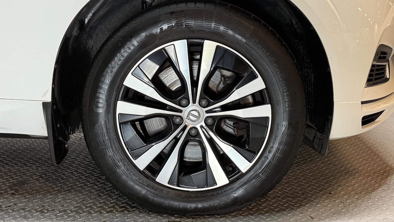 Used Volvo XC60 2021 for sale - 76592505: Photo 3