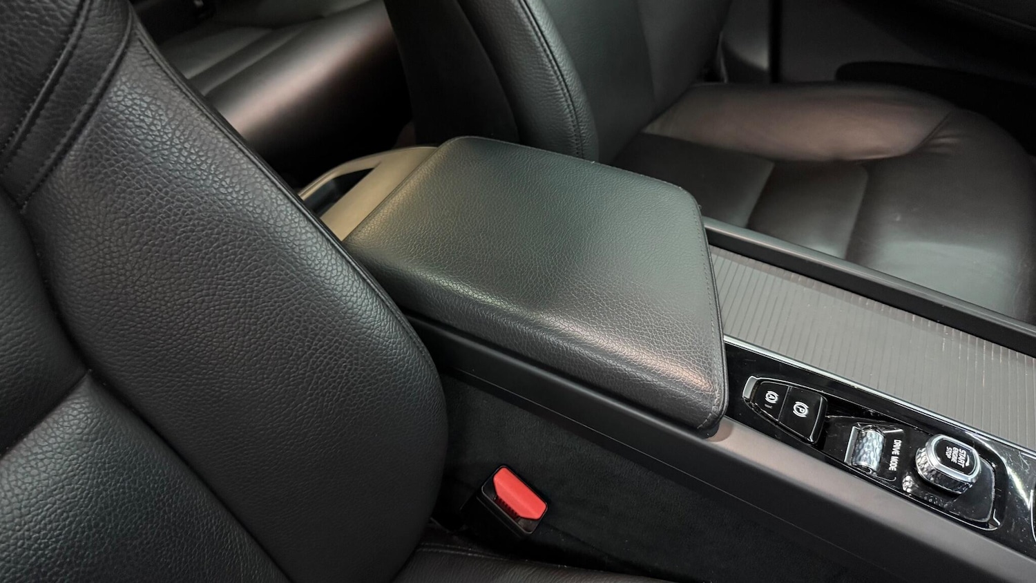 Used Volvo XC60 2021 for sale - 76592505: Photo 42