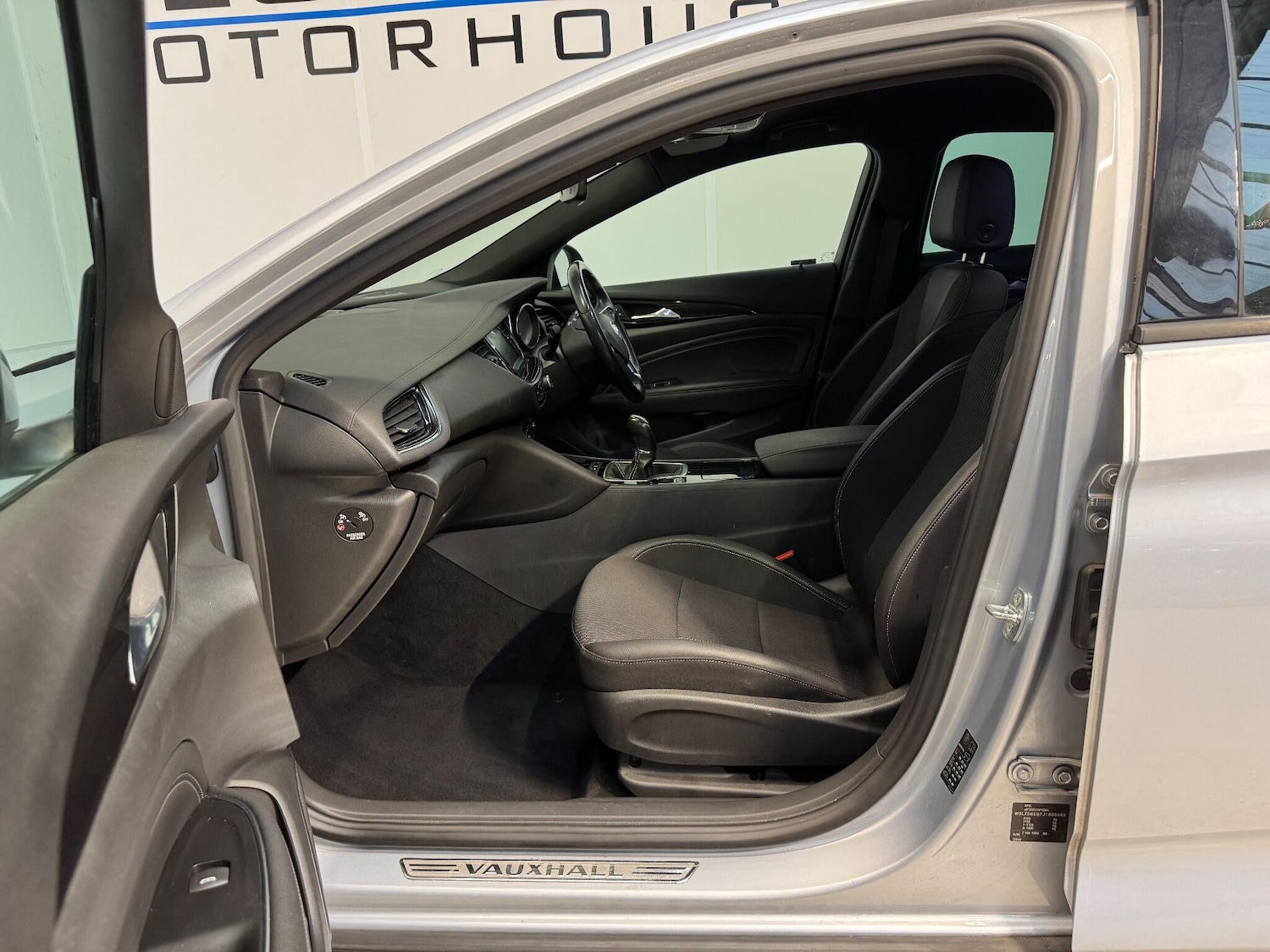 Used Vauxhall Insignia 2017 for sale - 76501225: Photo 11