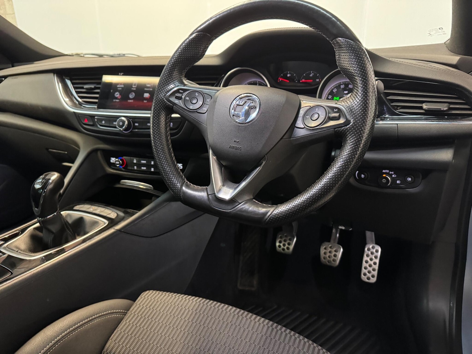 Used Vauxhall Insignia 2017 for sale - 76501225: Photo 4