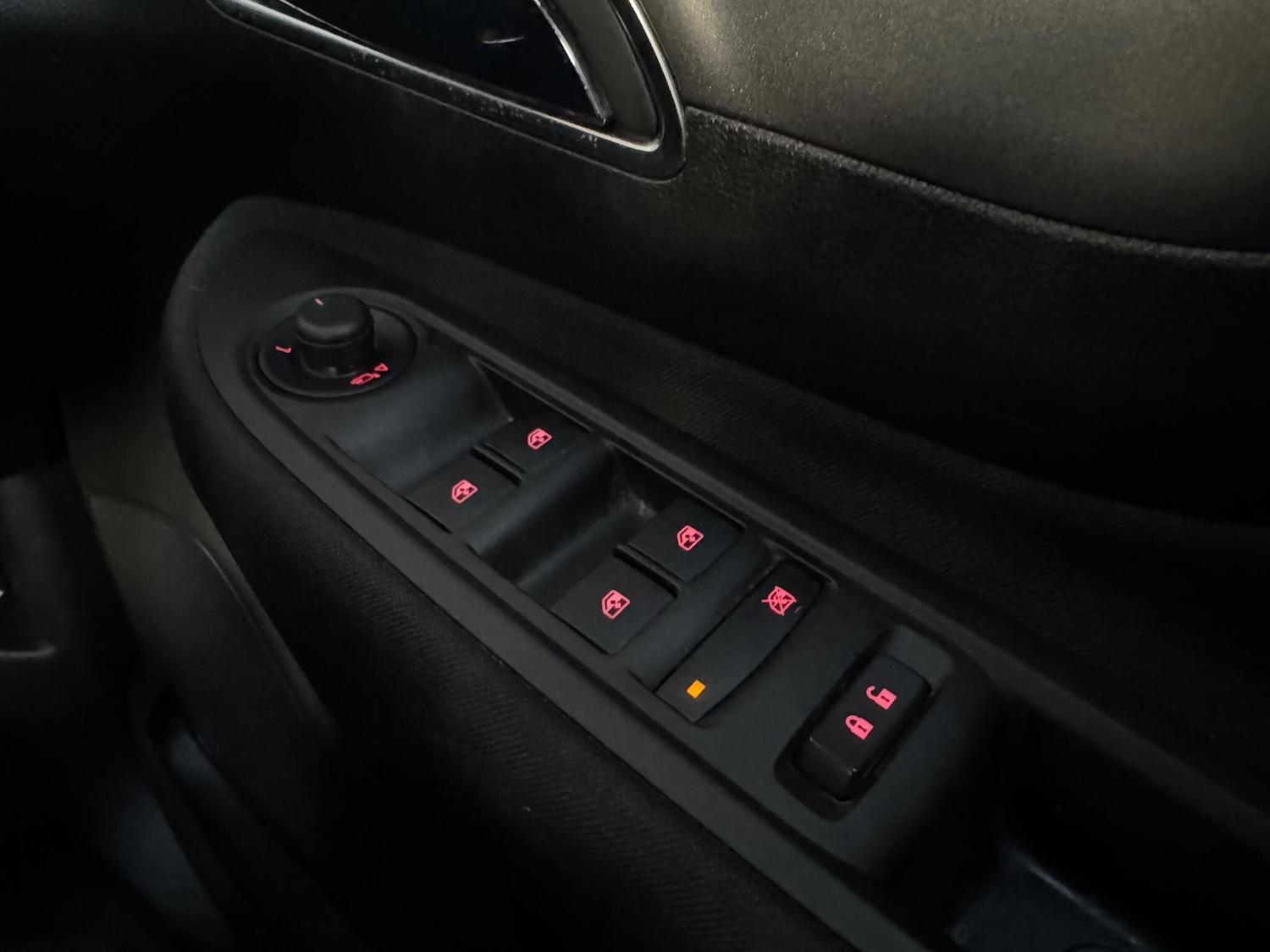 Used Vauxhall Mokka 2015 for sale - 77983078: Photo 19