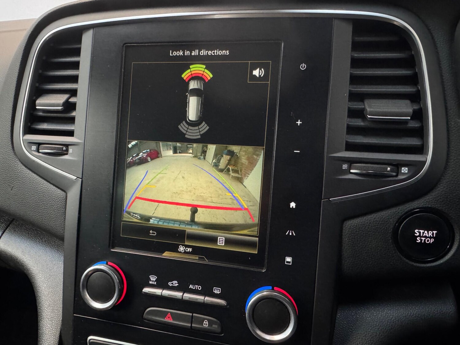 Used Renault Megane 2017 for sale - 77841720: Photo 18