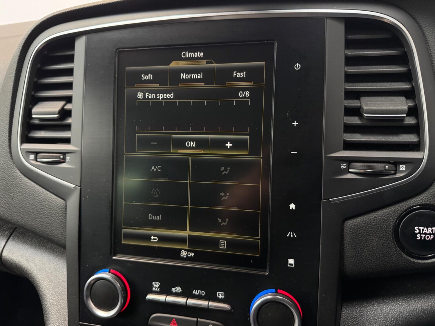 Used Renault Megane 2017 for sale - 77841720: Photo 19