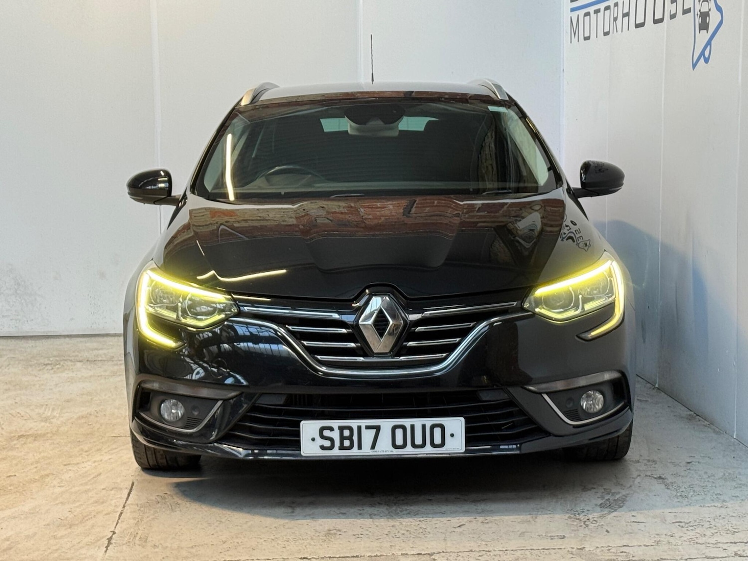 Used Renault Megane 2017 for sale - 77841720: Photo 2