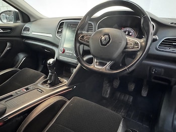 Used Renault Megane 2017 for sale - 77841720: Photo