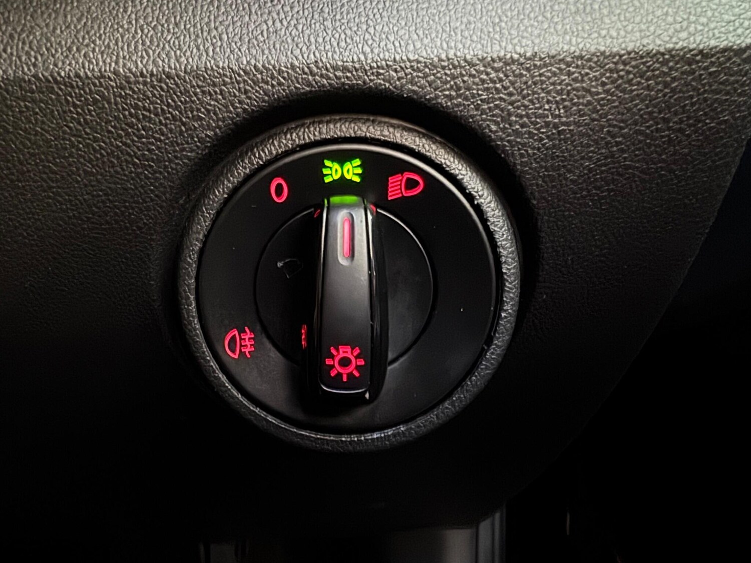 Used Volkswagen up! 2015 for sale - 77983049: Photo 15