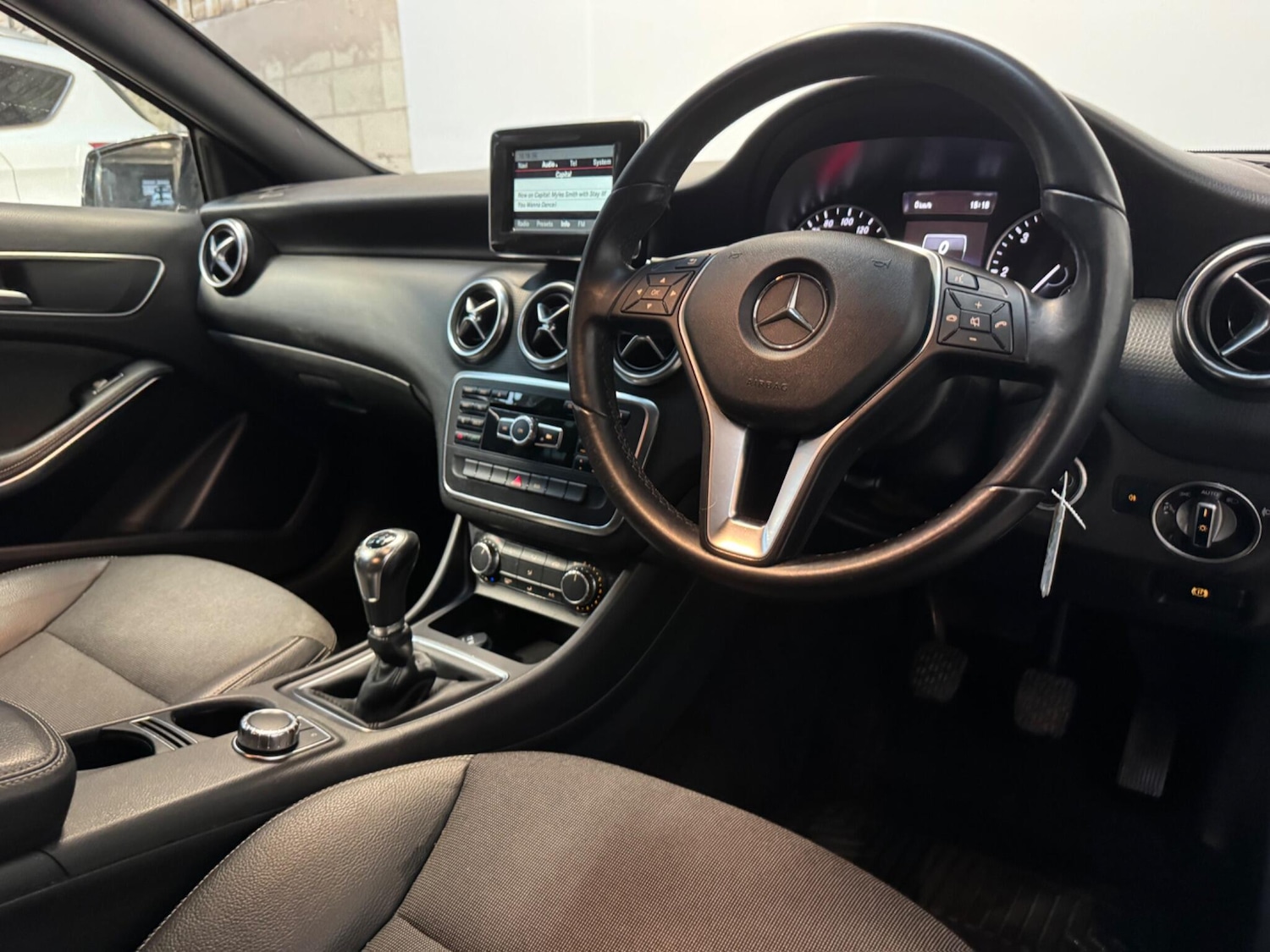 Used Mercedes-Benz A-Class 2014 for sale - 77471000: Photo 4