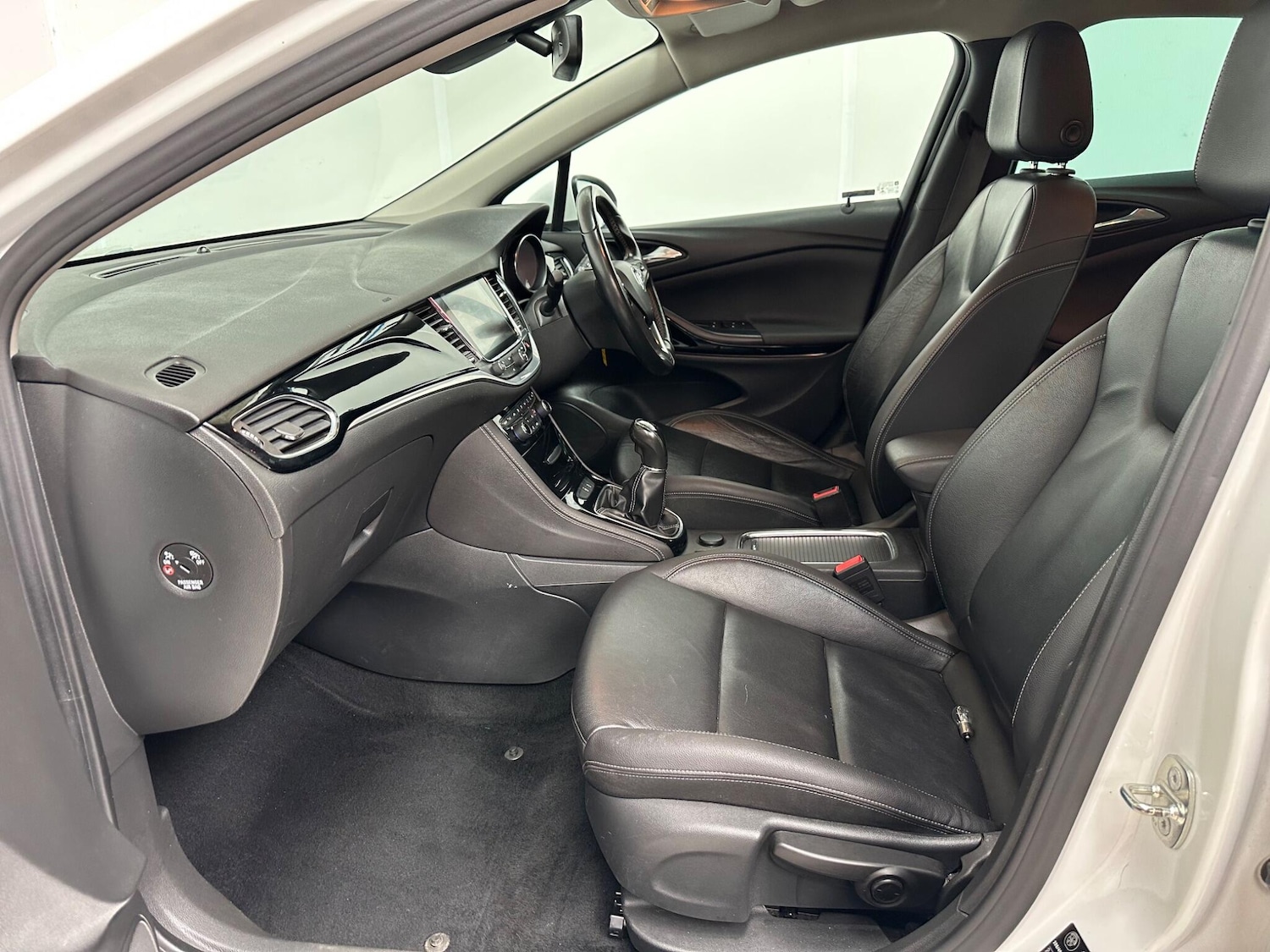 Used Vauxhall Astra 2017 for sale - 77983048: Photo 4