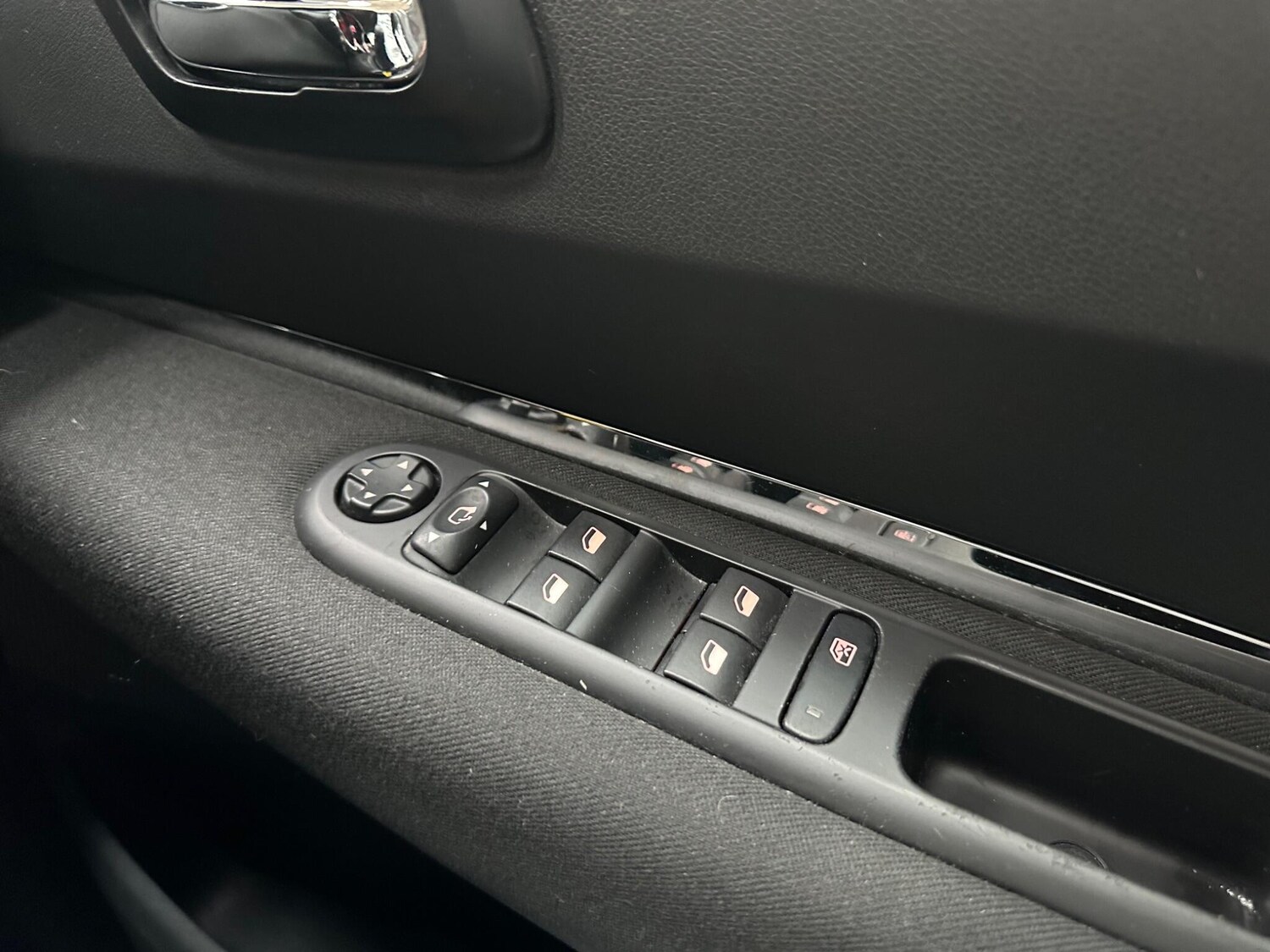 Used Peugeot 3008 2016 for sale - 77810324: Photo 13