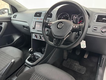 Used Volkswagen Polo 2015 for sale - 78650473: Photo