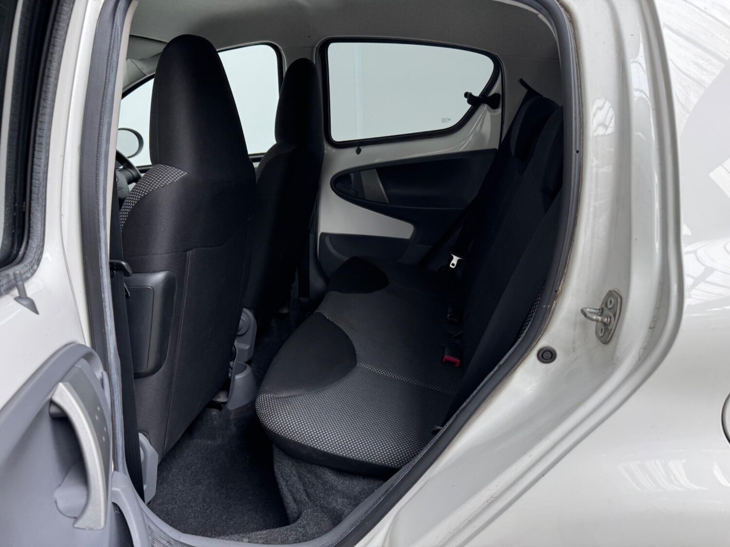 Used Toyota AYGO 2011 for sale - 78149997: Photo 10