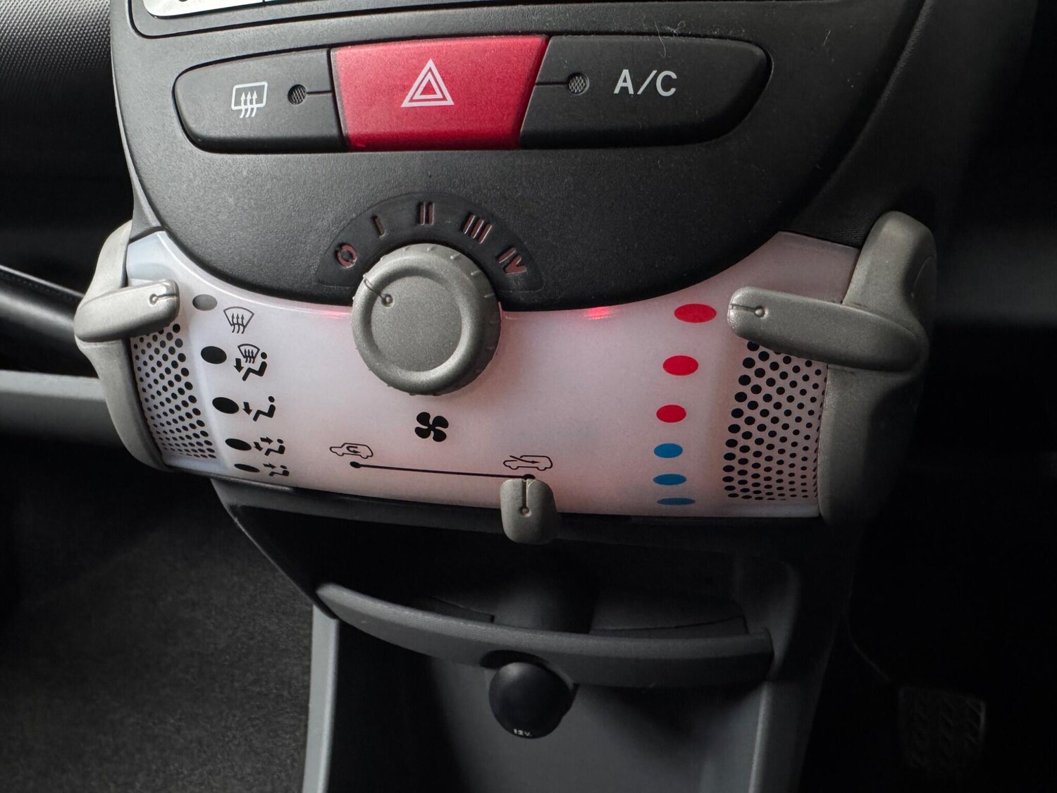 Used Toyota AYGO 2011 for sale - 78149997: Photo 15