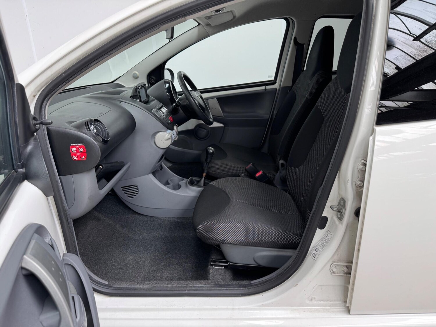 Used Toyota AYGO 2011 for sale - 78149997: Photo 9