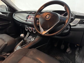 Used Alfa Romeo Giulietta 2016 for sale - 76691649: Photo