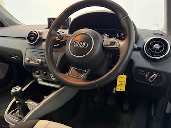 Used Audi A1 2011 for sale - 76168595: Photo 4
