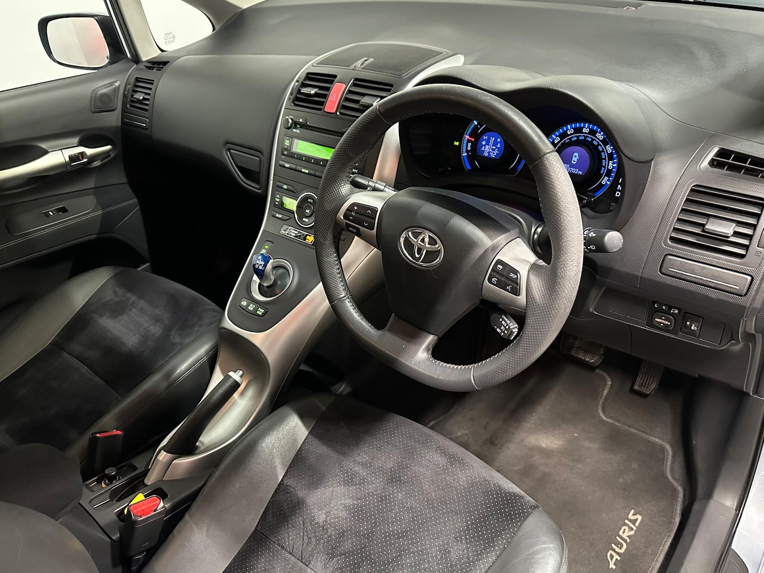 Used Toyota Auris 2011 for sale - 76614282: Photo 4