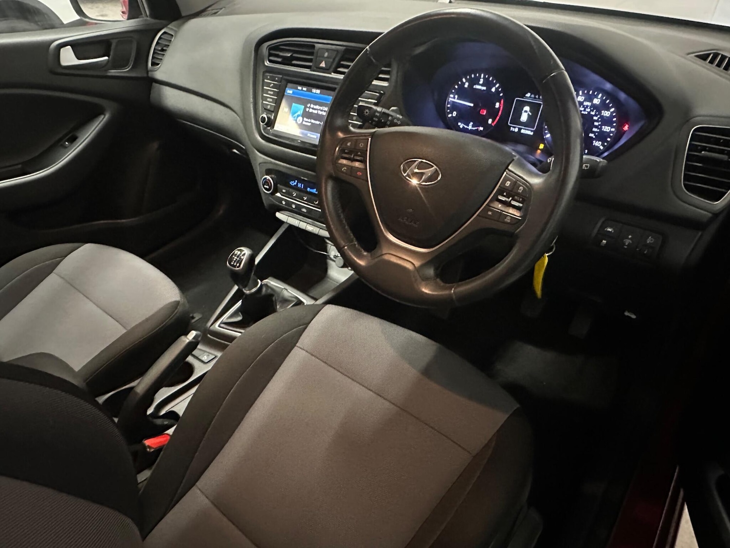 Used Hyundai i20 2017 for sale - 77428306: Photo 4