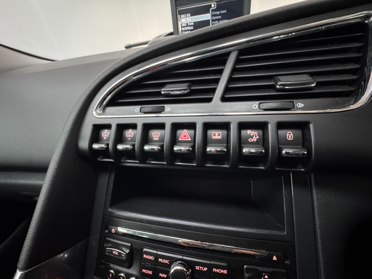 Used Peugeot 3008 2016 for sale - 77145919: Photo 23