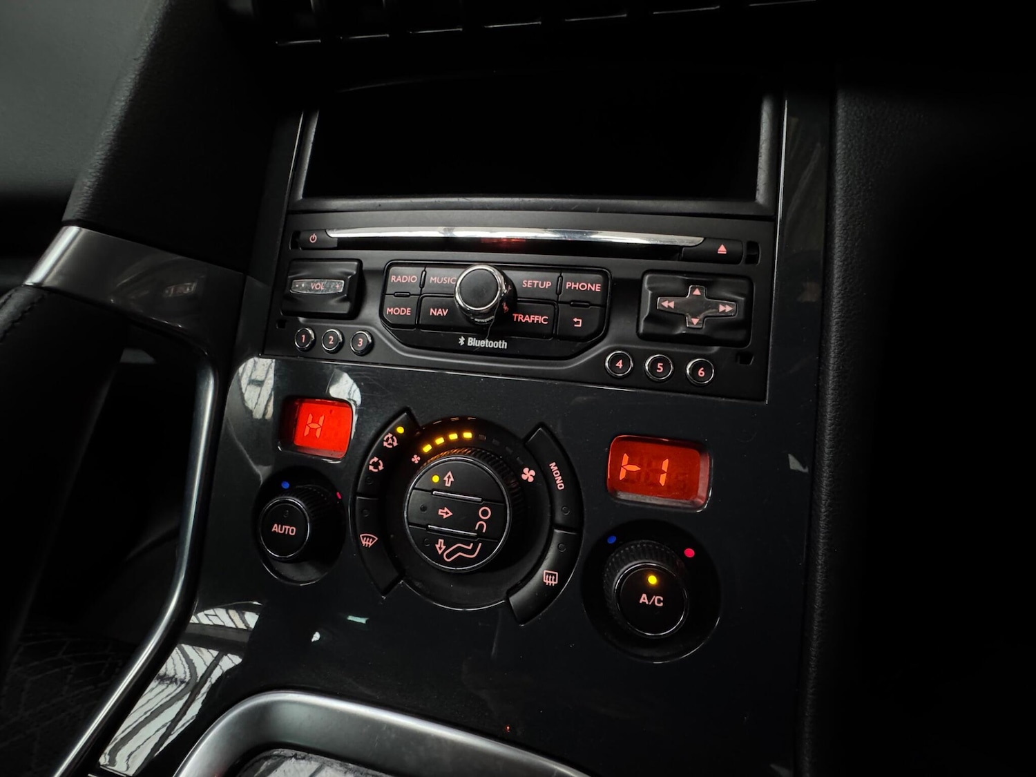 Used Peugeot 3008 2016 for sale - 77145919: Photo 24