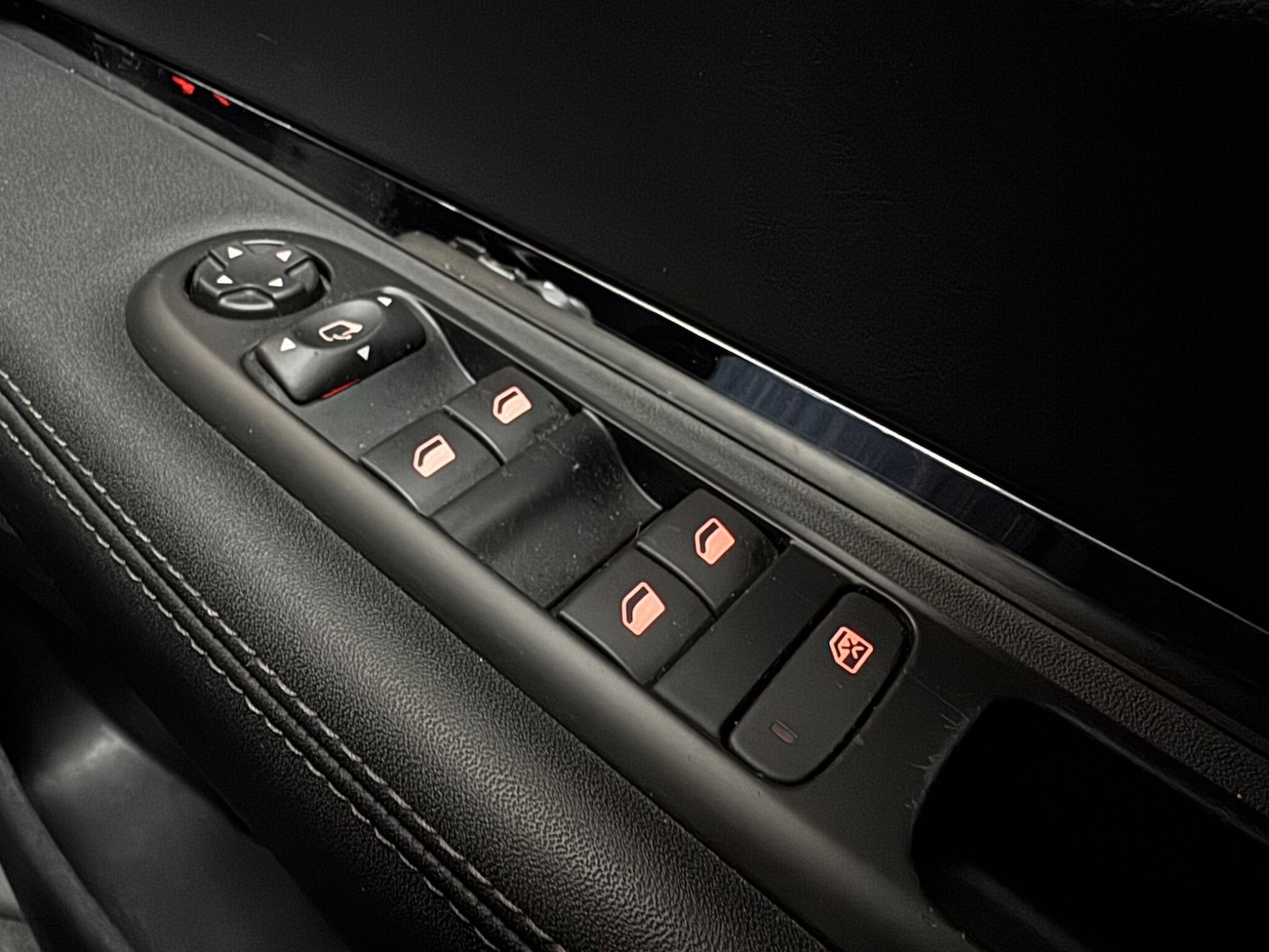 Used Peugeot 3008 2016 for sale - 77145919: Photo 28