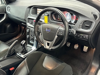 Used Volvo V40 2015 for sale - 79342658: Photo