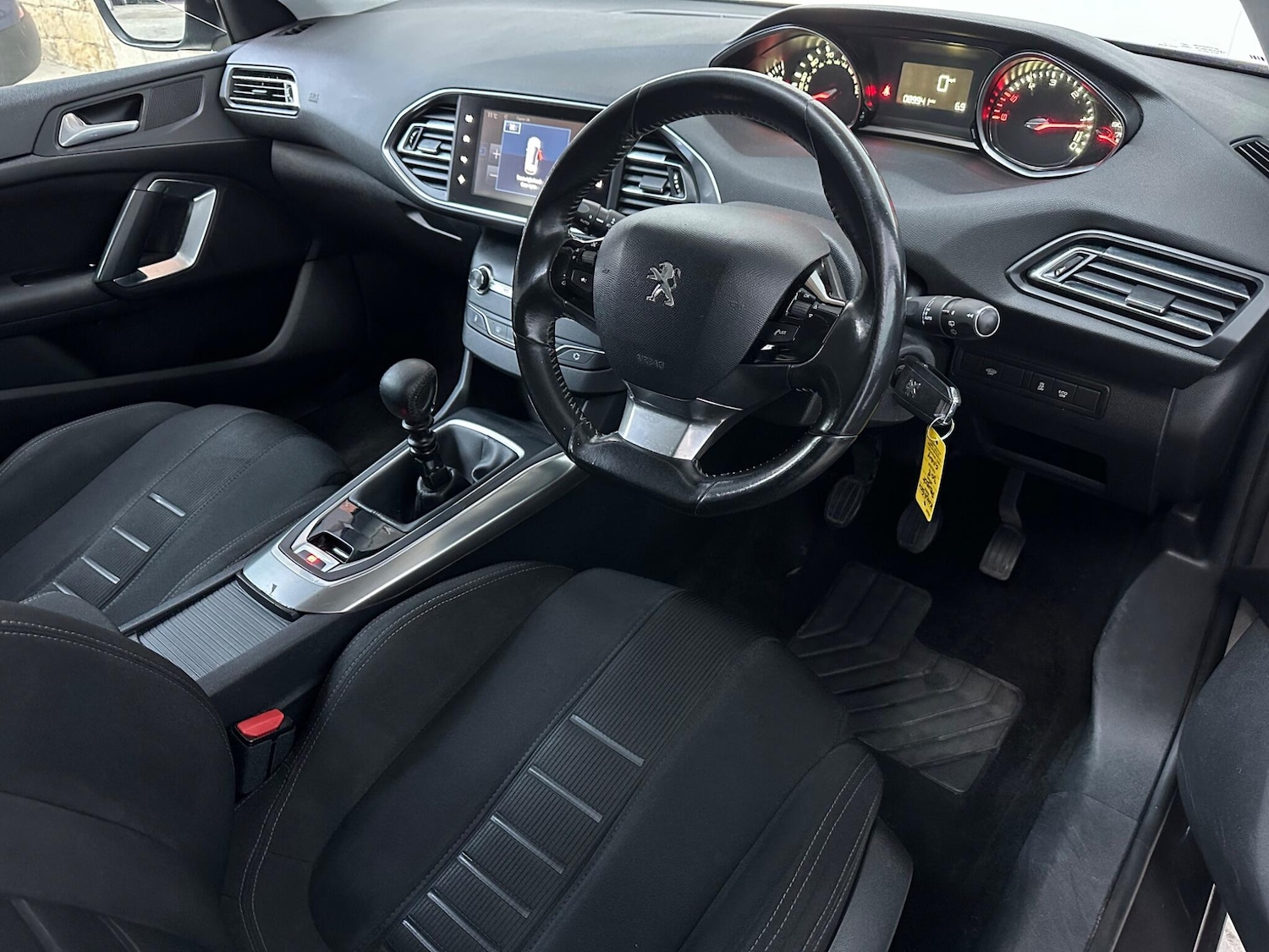 Used Peugeot 308 2014 for sale - 77810346: Photo 4