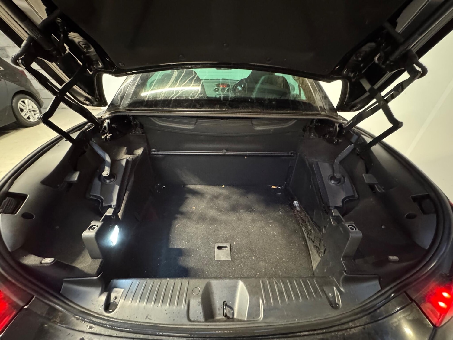 Used Peugeot 308 2011 for sale - 77183330: Photo 10