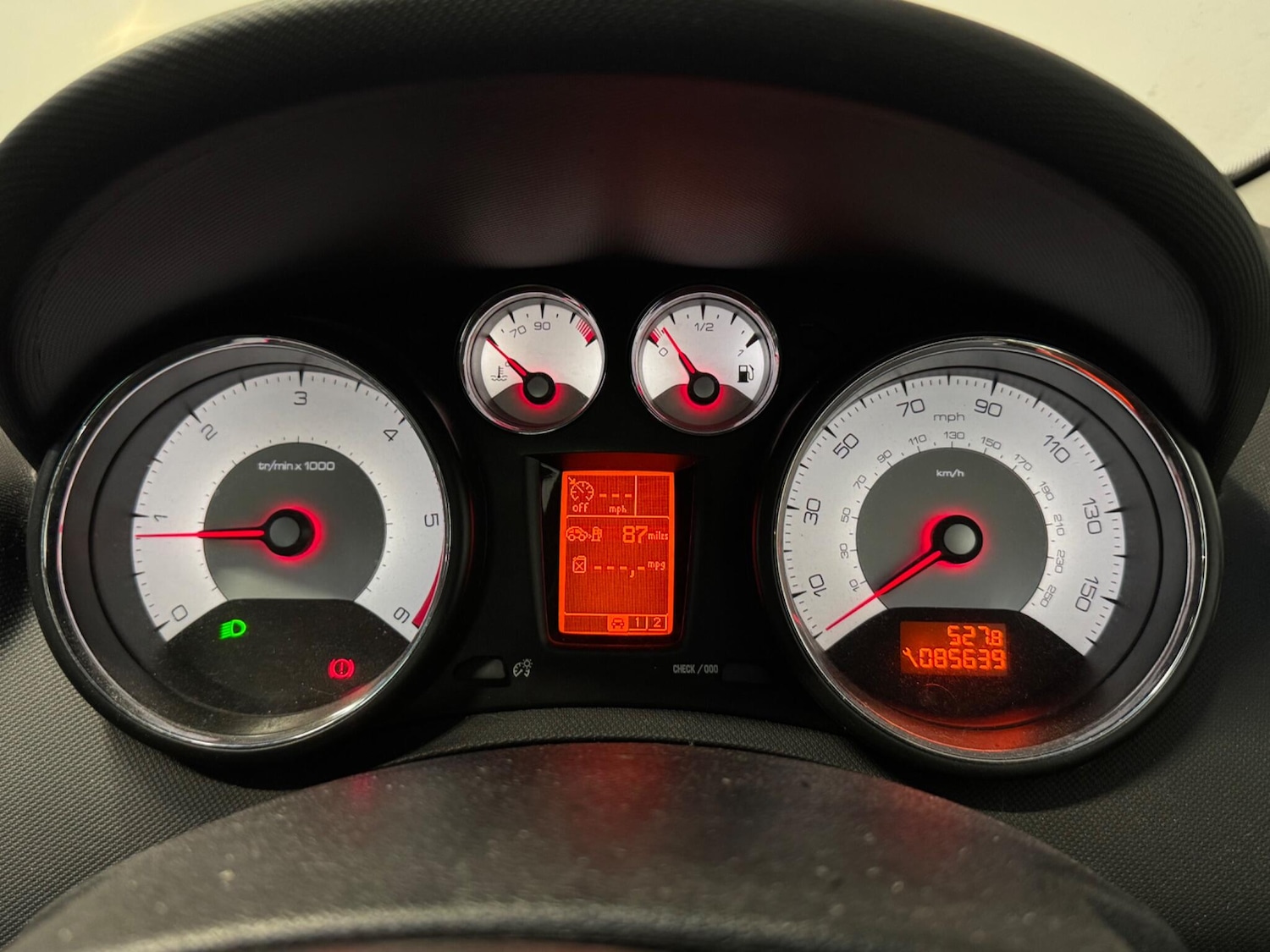 Used Peugeot 308 2011 for sale - 77183330: Photo 9