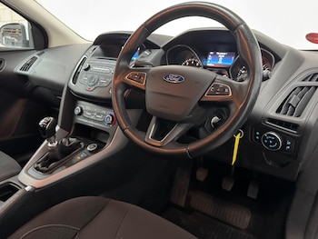 Used Ford Focus 2015 for sale - 76285553: Photo 4