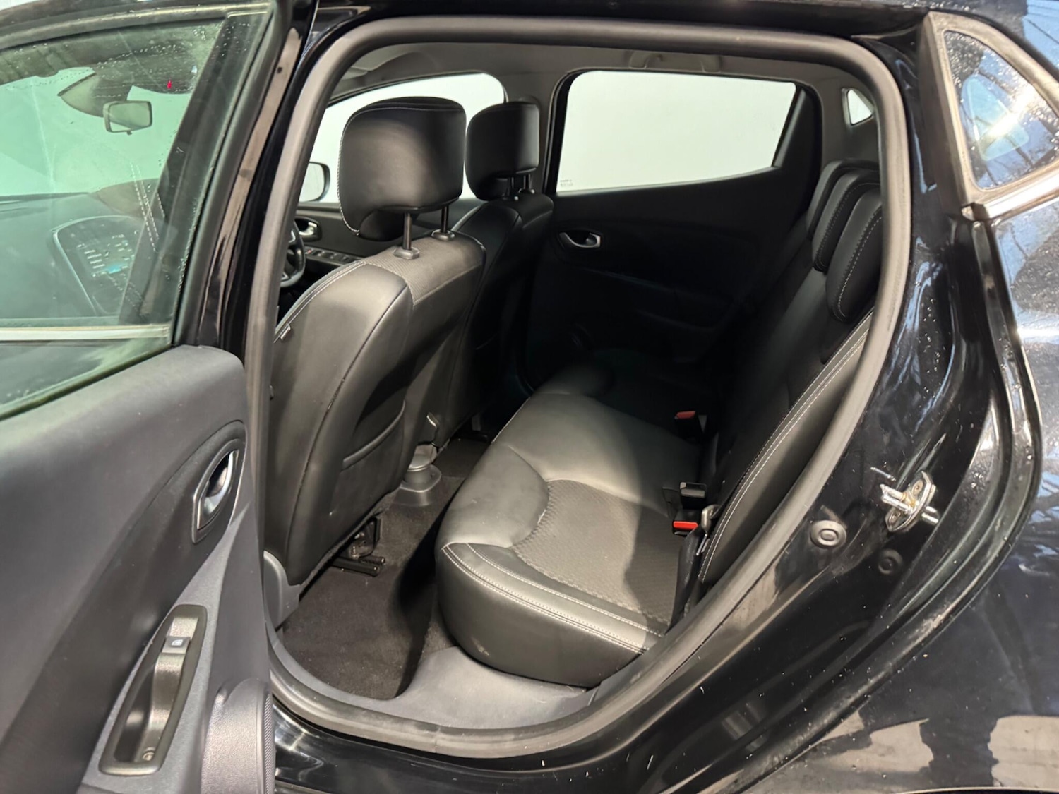 Used Renault Clio 2017 for sale - 77526260: Photo 12