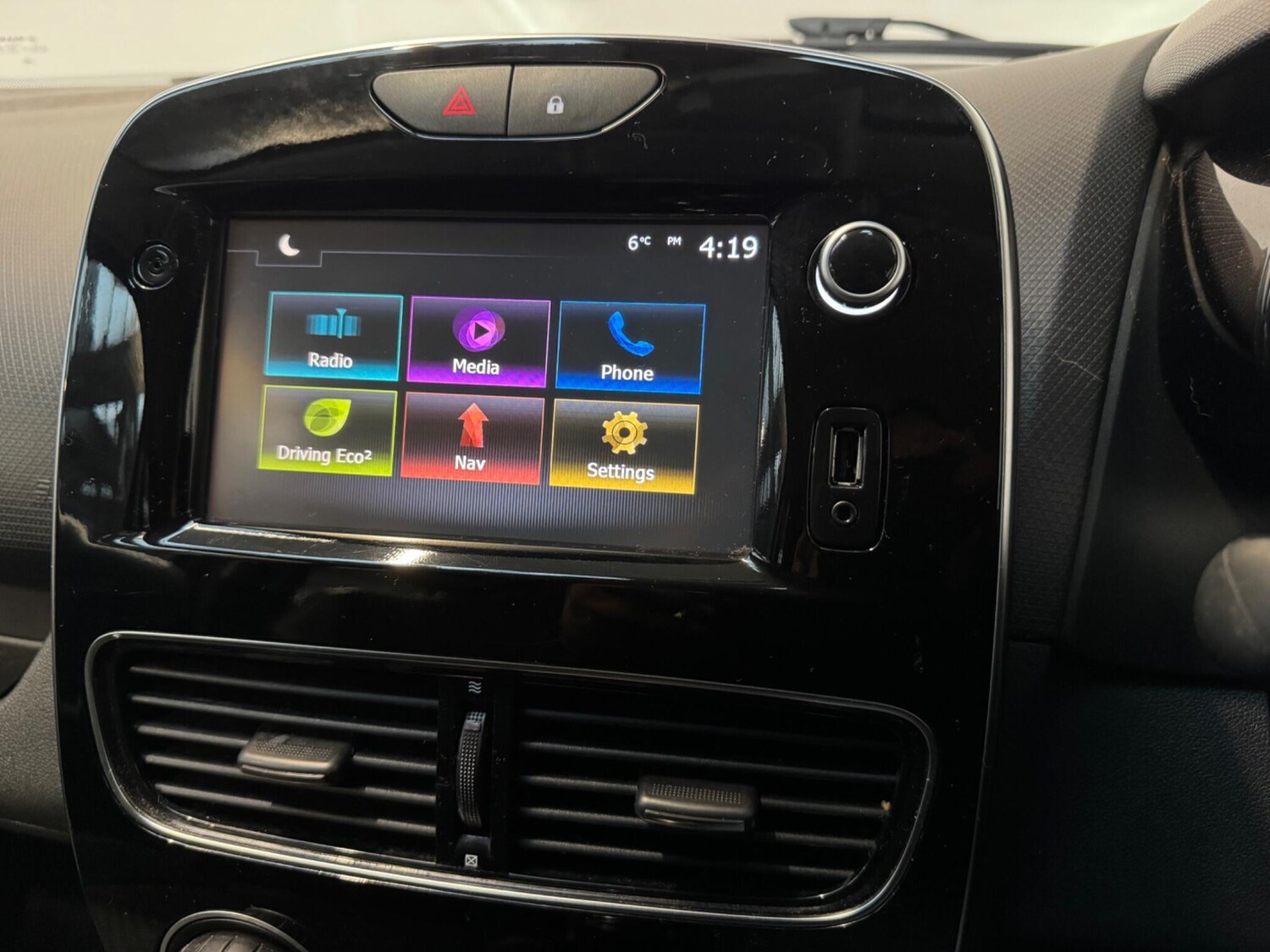 Used Renault Clio 2017 for sale - 77526260: Photo 15