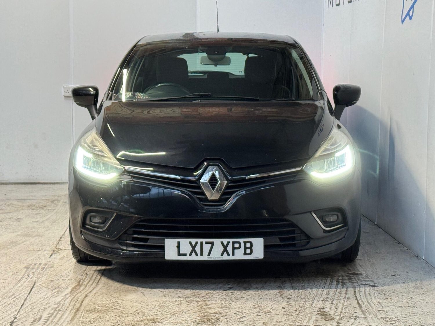 Used Renault Clio 2017 for sale - 77526260: Photo 2
