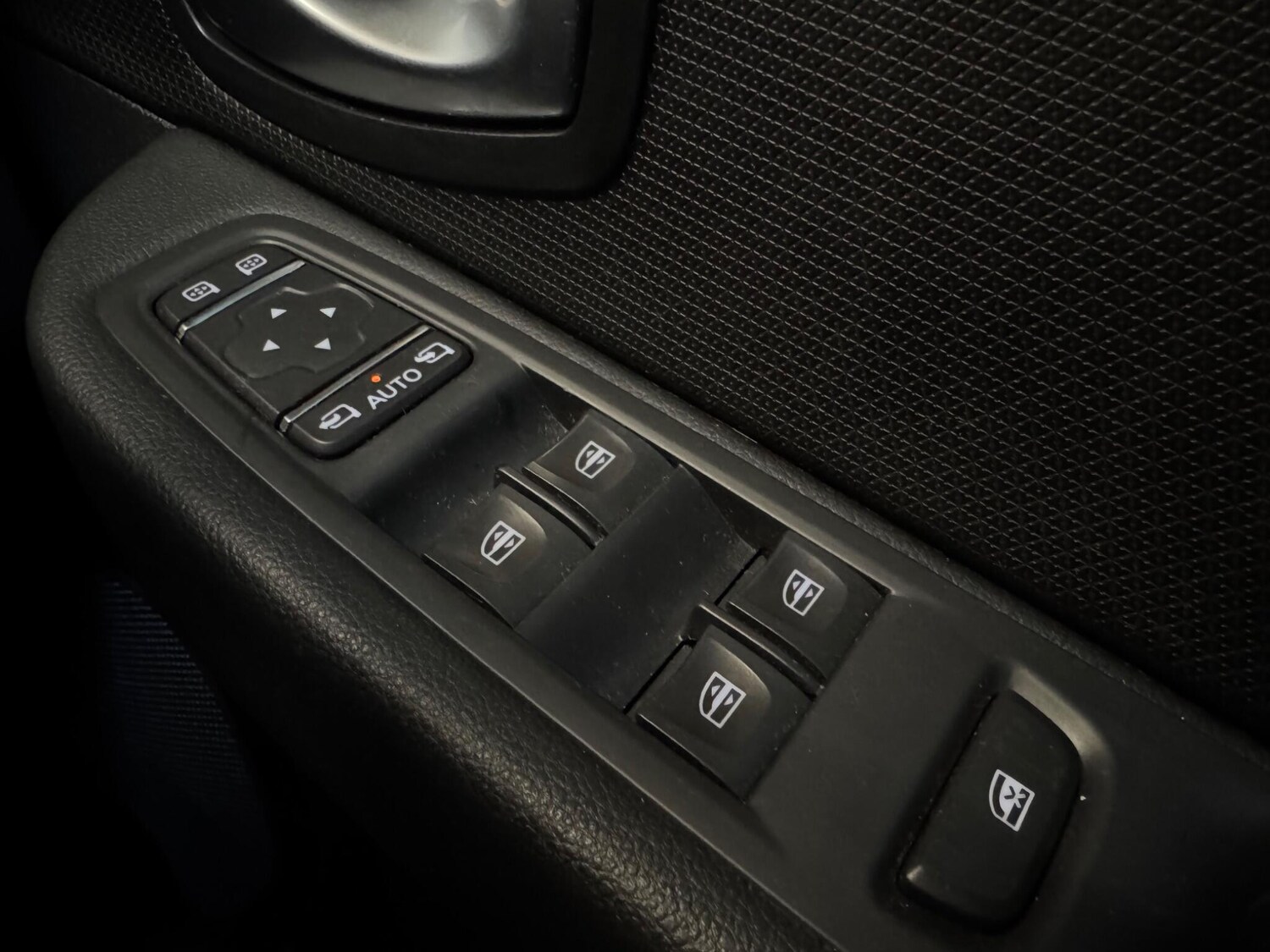 Used Renault Clio 2017 for sale - 77526260: Photo 24