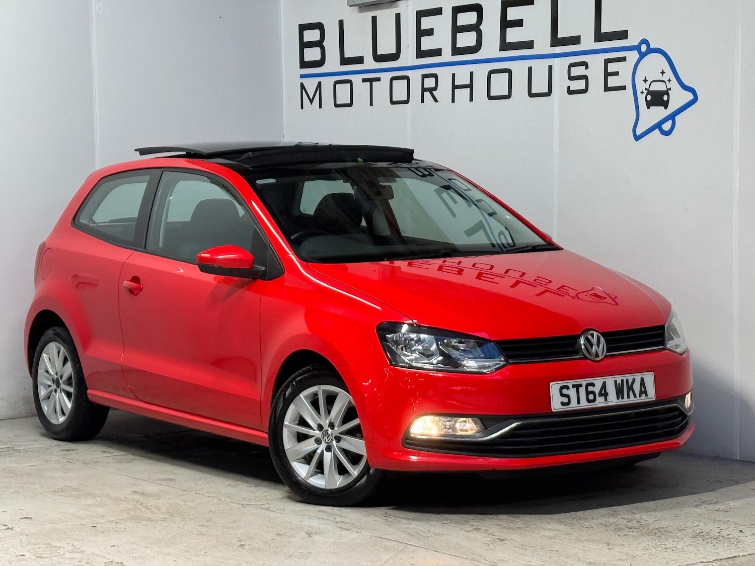 Used Volkswagen Polo 2015 for sale - 76937678: Photo 1