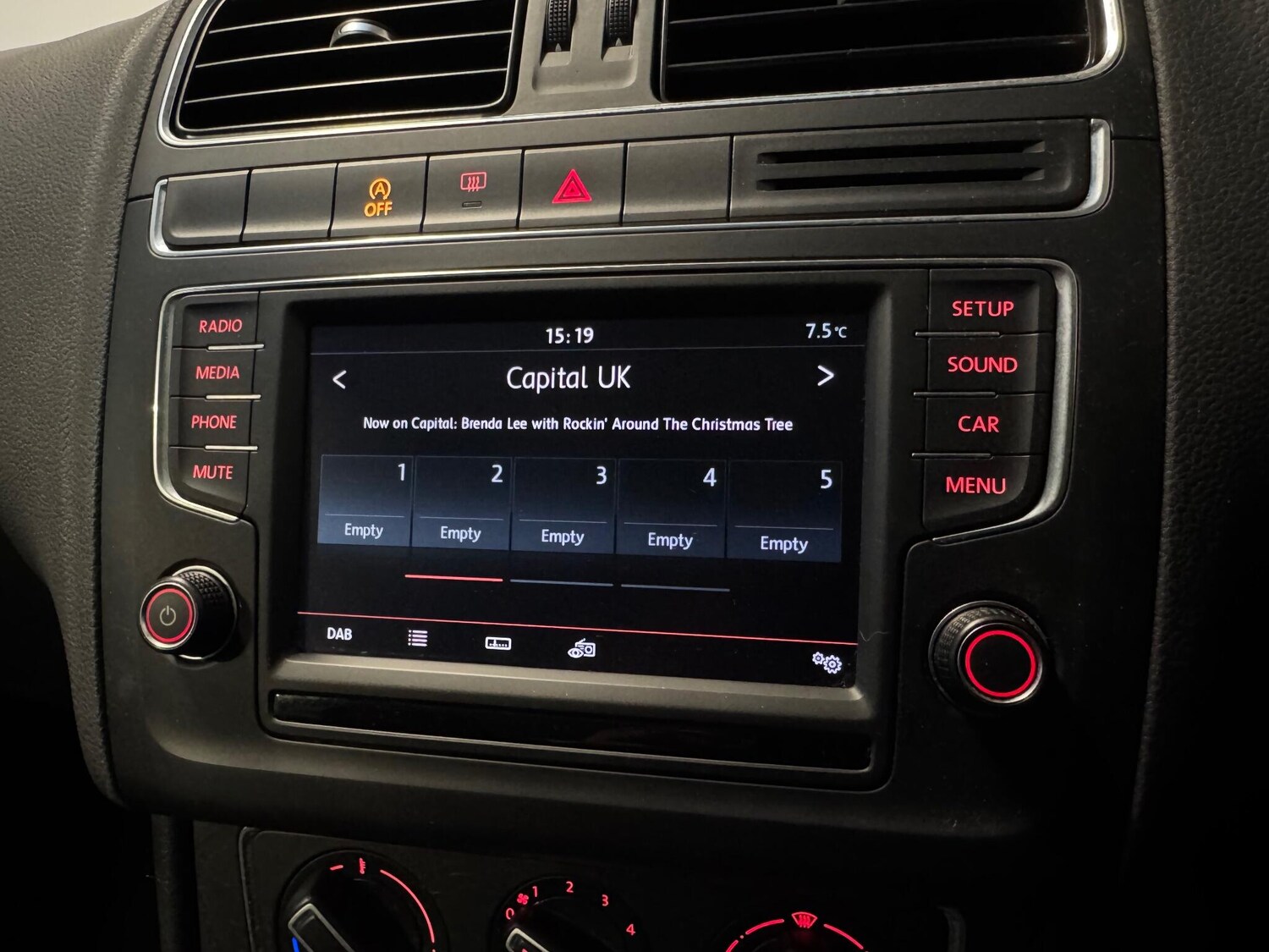 Used Volkswagen Polo 2015 for sale - 76937678: Photo 18