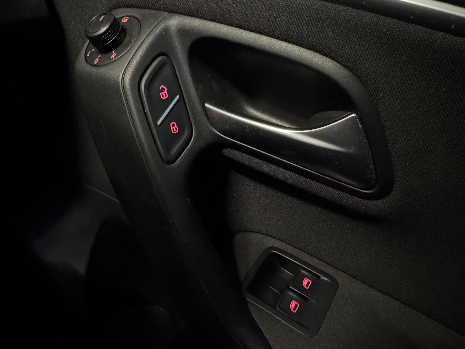 Used Volkswagen Polo 2015 for sale - 76937678: Photo 24